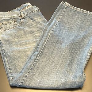 Preowned Levi’s Men’s 569 Loose Fit 42x32 Light Blue Denim Jean